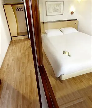 Hotell Campanile Paris Est - 3*