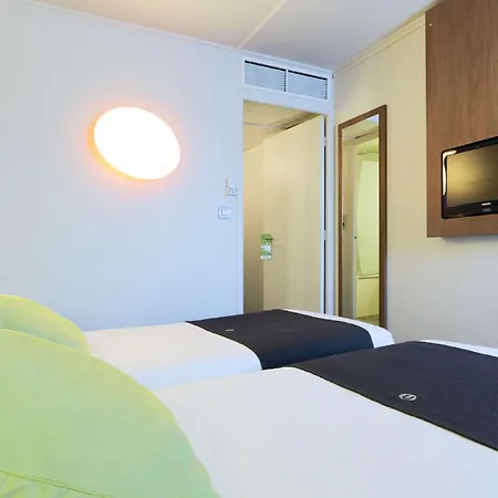 Campanile Paris Est - Hotel