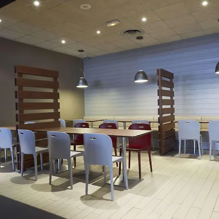 Campanile Prime - Paris 호텔 3*