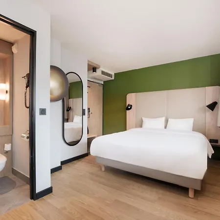 Campanile Paris Est - Hotel 3*