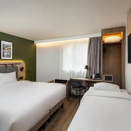 Campanile Paris Est -
