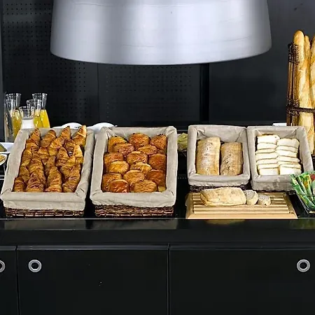 Campanile Prime - Paris Hotel