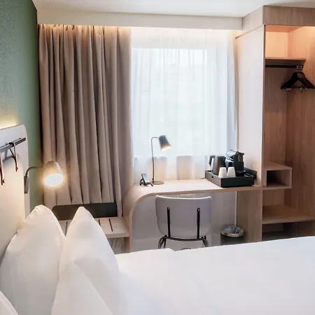 Hotel Campanile Prime - Paris 3*