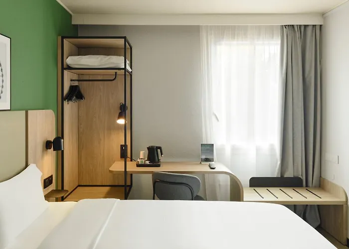 Campanile Prime - Paris فندق بونتا