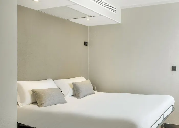 Campanile Prime - Paris بونتا