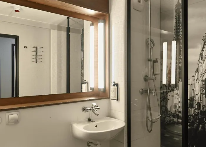 Campanile Prime - Paris فندق